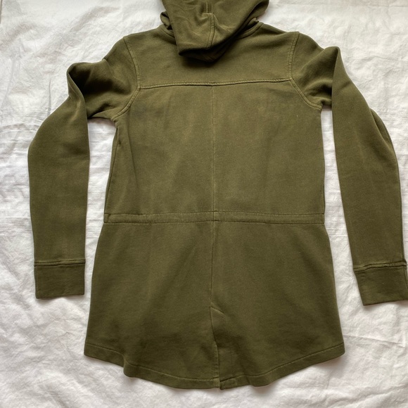 Lucky Brand Women’s XS hoodie with cinch waste - Picture 3 of 4